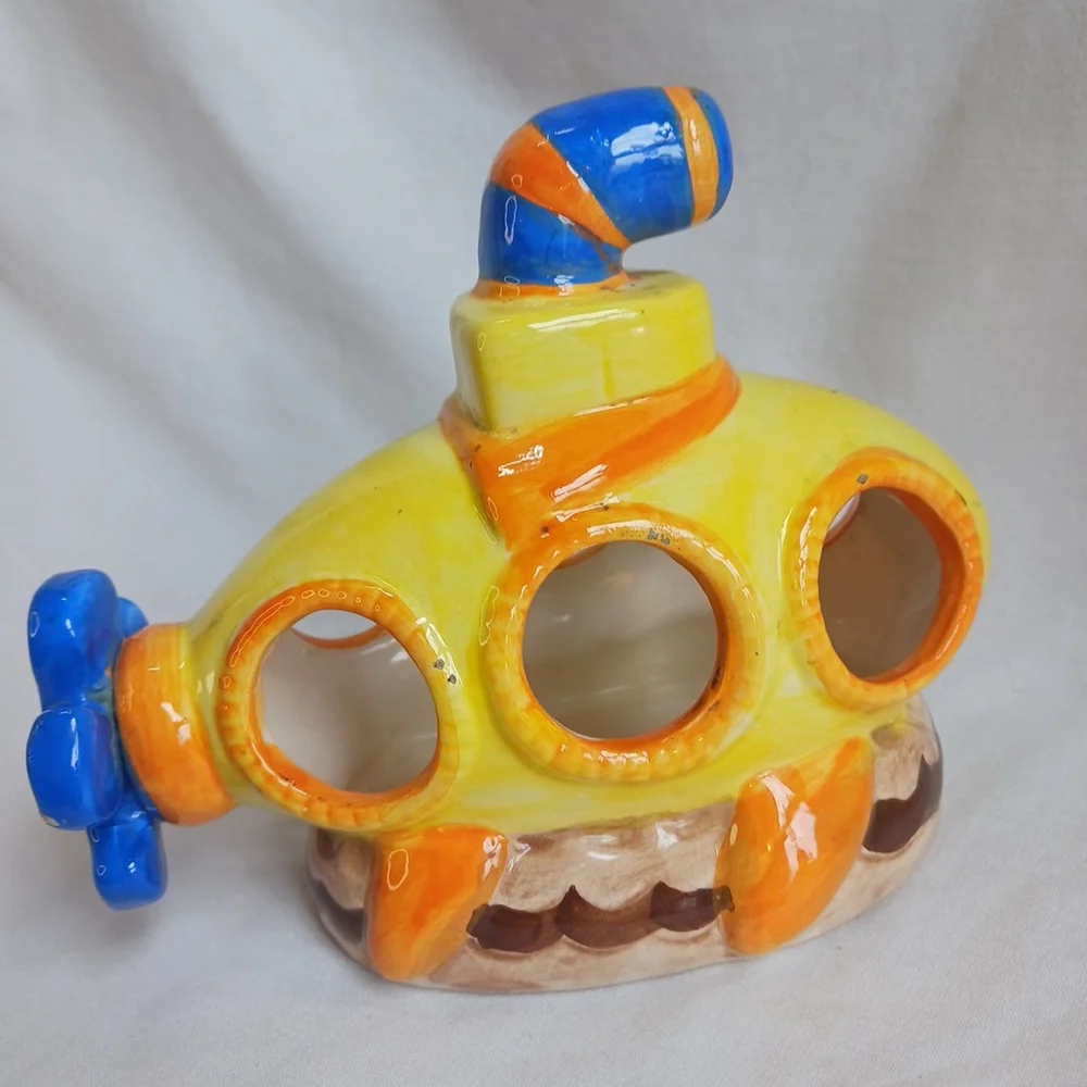 Yellow Submarine Aquarium Decorative Fish Tank Beatles